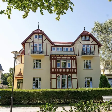 Am Haus 1 6